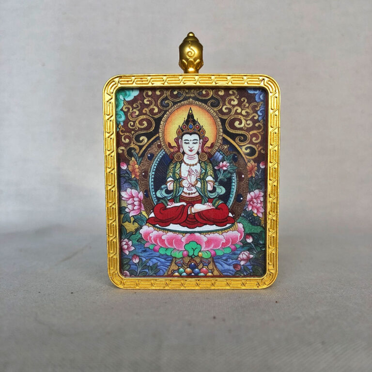Frontal view of Mahasthamaprapta Bodhisattva Gau box necklace for Horse zodiac guardian.