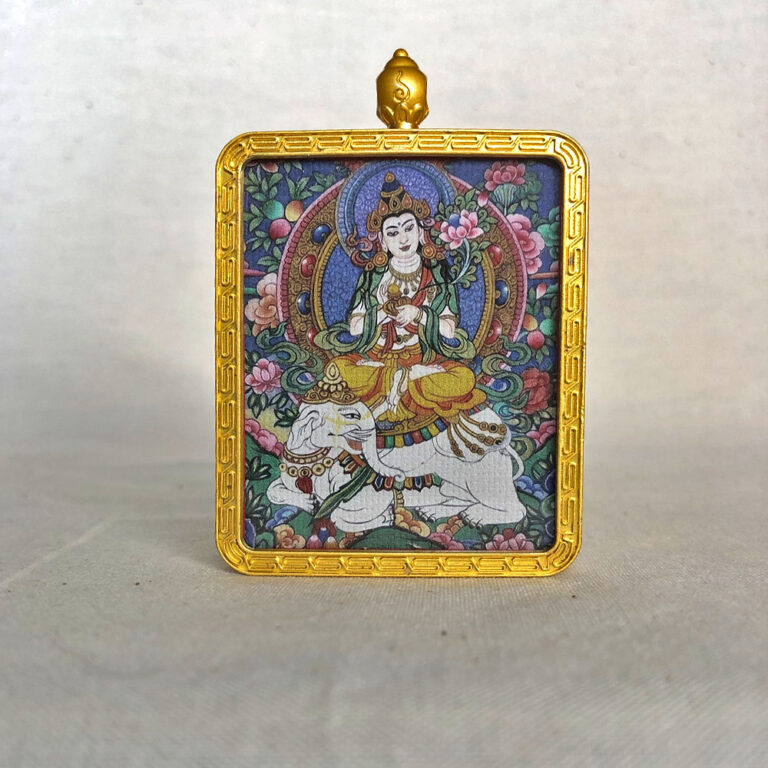 Frontal view of Samantabhadra Bodhisattva Gau box necklace for Dragon and Snake zodiac guardian.